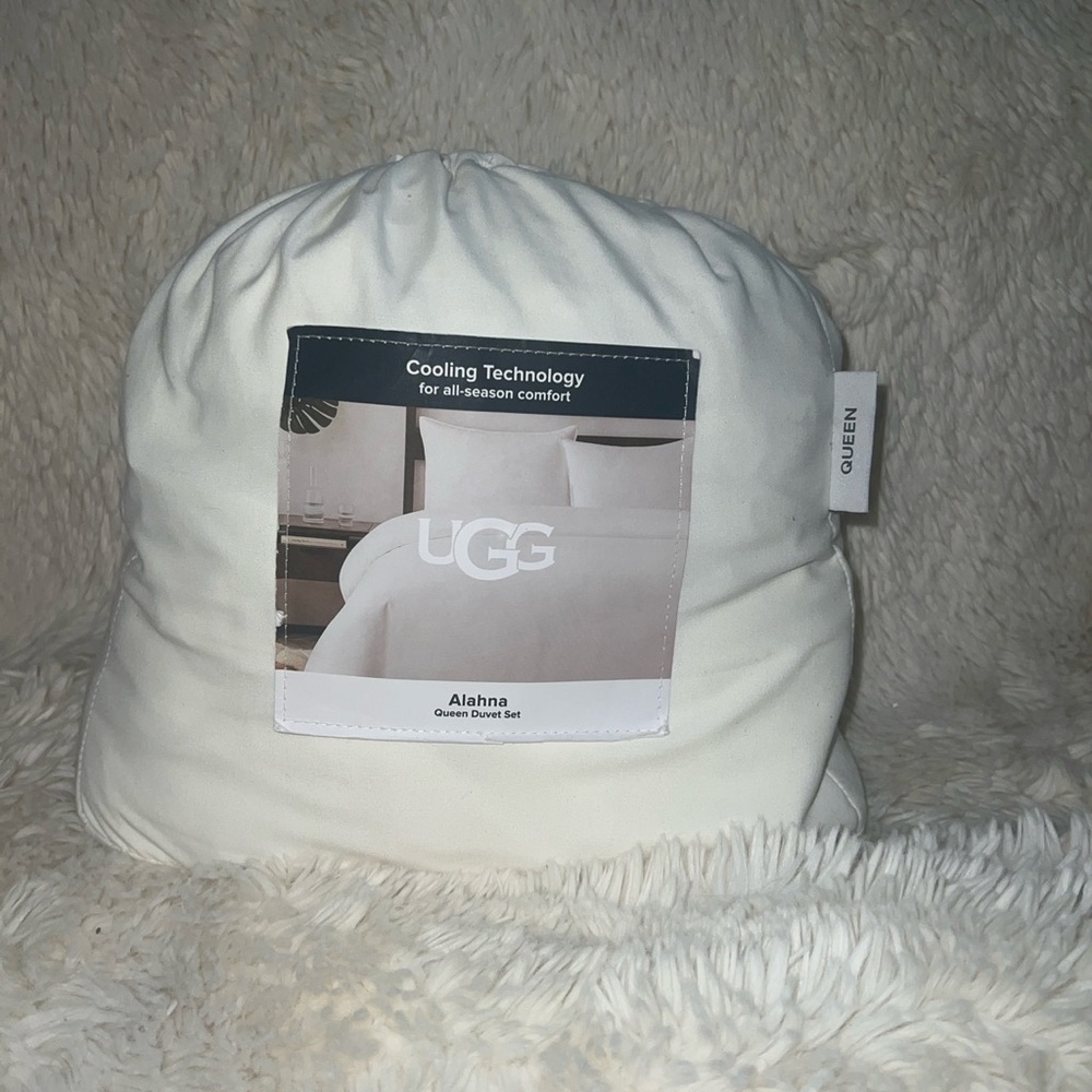 NWT Ugg duvet cover